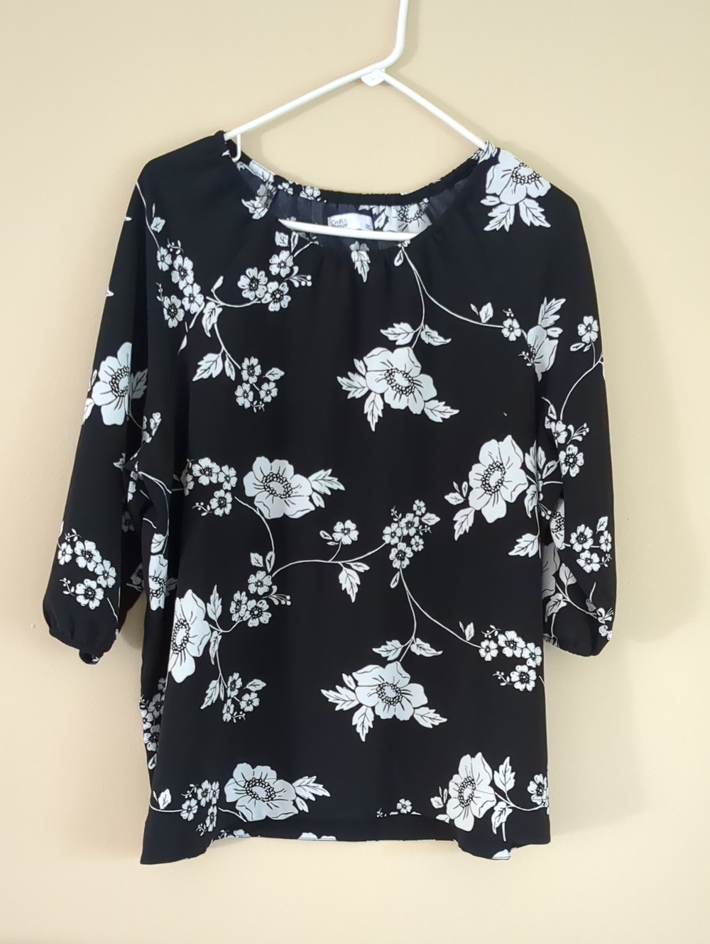 Large Croft & Barrow Black And White Floral Shirt Top